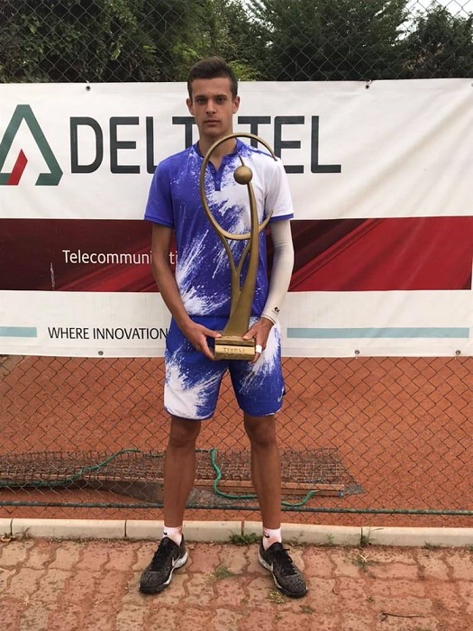 Симеон Терзиев е шампион на турнир от ITF в Румъния !