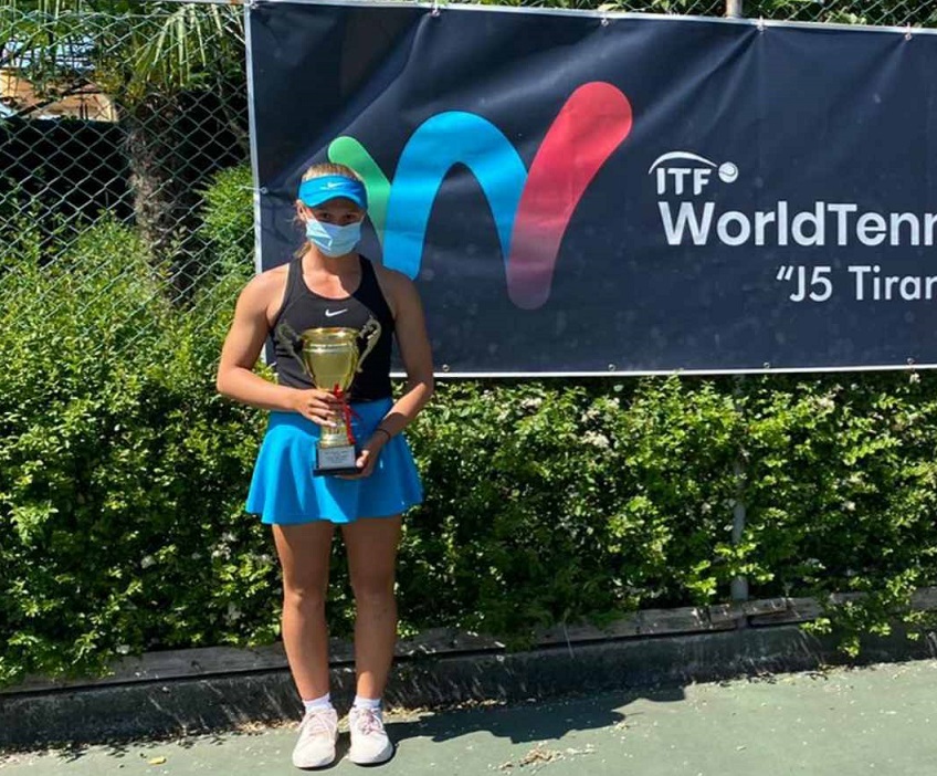 Яна Стоянова е шампионка по двойки и втора на сингъл на турнир от ITF в Албания