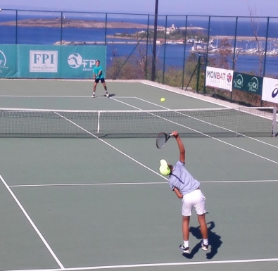 Известни са осминафиналите на турнир за юноши и девойки от ITF в Санта Марина