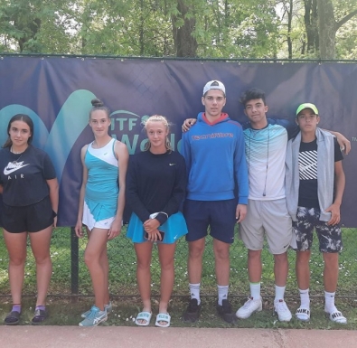 6 българчета се класираха за четвъртфиналите на турнир от ITF в Скопие