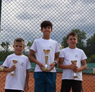 Явор Вълков и Магдалена Кунчева – първи на регионално да 10 г. в София