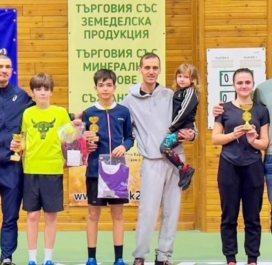 Николай Рачев и Стефания Петрова – шампиони на регионално до 14 г. в Добрич