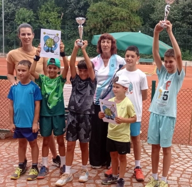 Цветана Пиронкова награди шампионите на регионално до 10 г. в Пловдив
